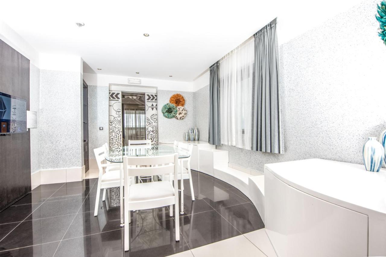 Krystal Palace Douala Kültér fotó