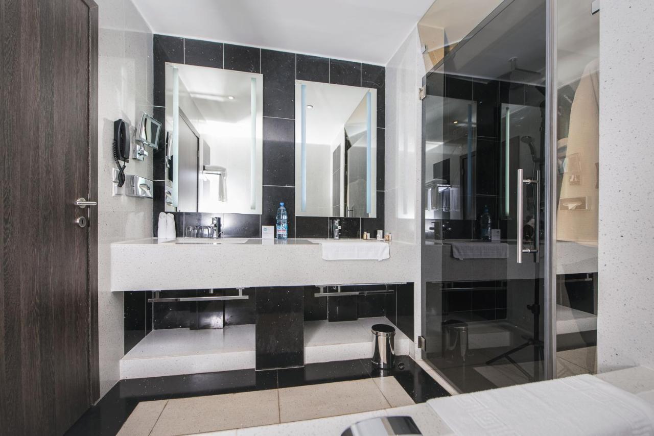 Krystal Palace Douala Kültér fotó