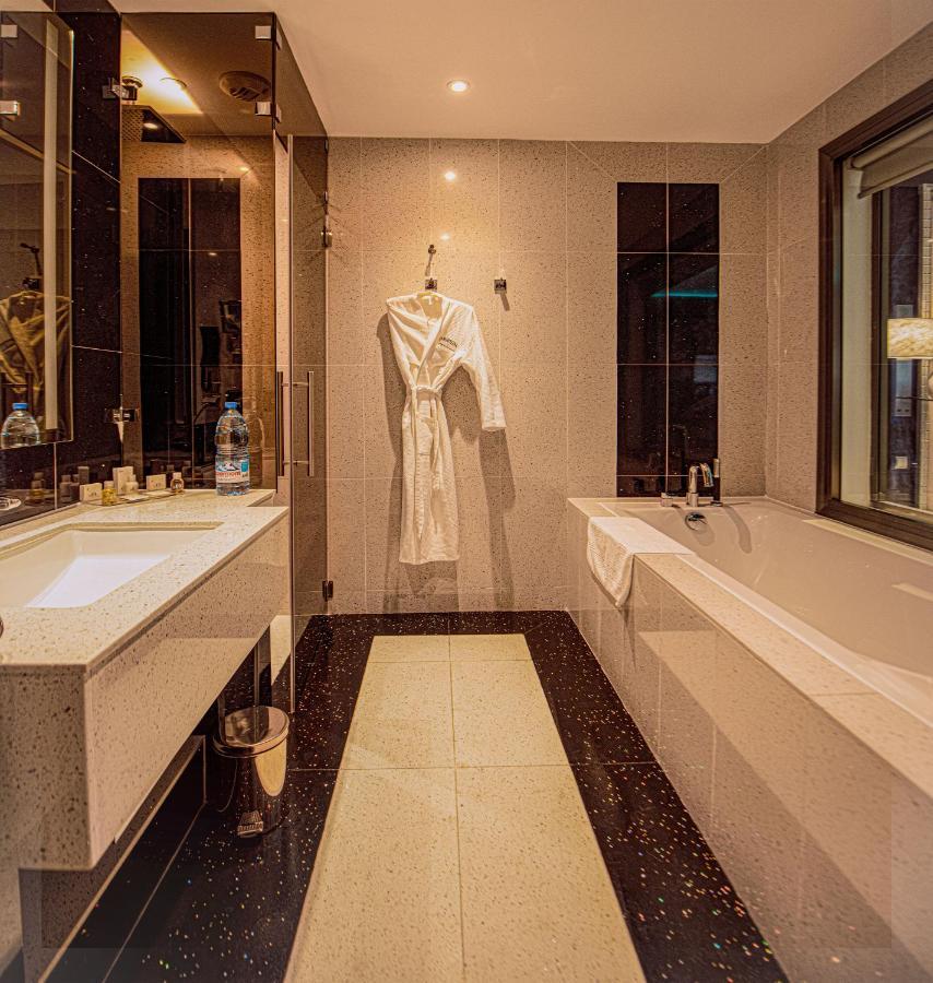 Krystal Palace Douala Kültér fotó